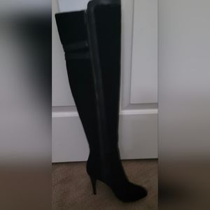 Michael Kors Delaney Boots Size 6.5 worn once to try on at store!